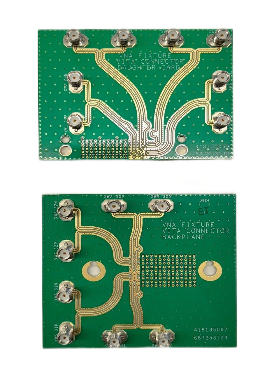 Внешний вид экспериментальной оснастки сверху – для вилки, снизу – для розетки.png Внешний вид экспериментальной оснастки сверху – для вилки, снизу – для розетки.png